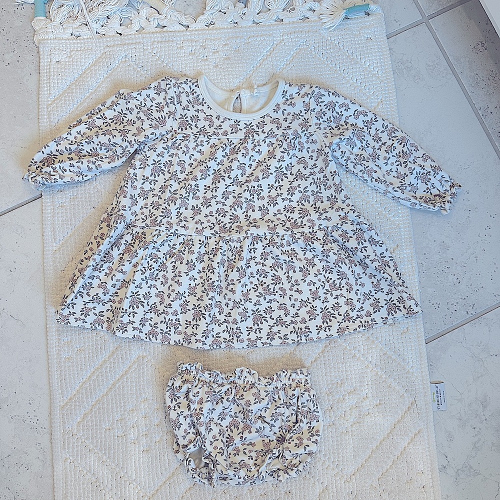 18-24 Girls Quincy Mae Long sleeve dress w/ bum cover
